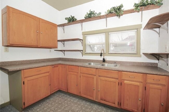 Photo - 301 S 3rd St