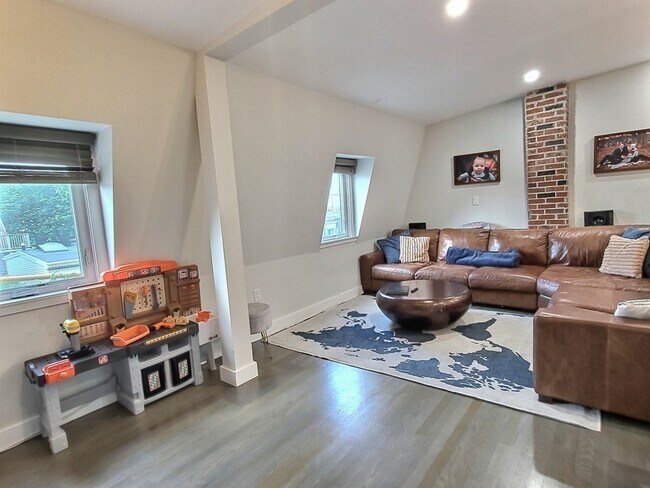 Photo - 54 Telegraph St Unit 54 Telegraph St.