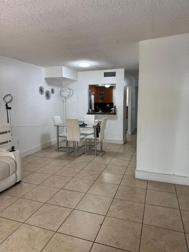 Photo - 9351 Fontainebleau Blvd Unidad B220