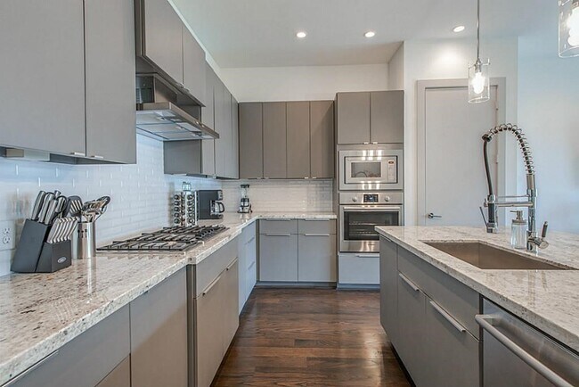 Photo - 2516 Pease St