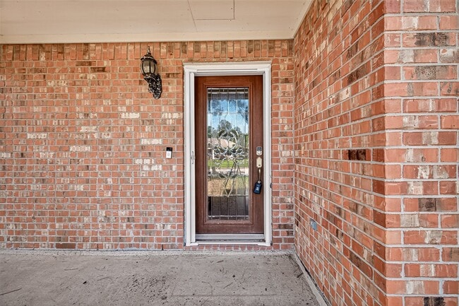 Photo - 18174 Woodsdale Ct