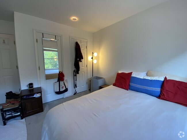 Building Photo - 1327 Belmont St NW Rental