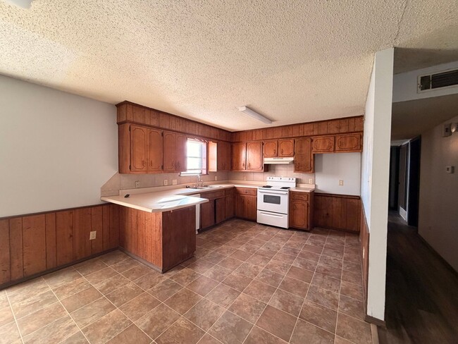 Photo - Welcome to your new home in the heart of Russellville, AR!