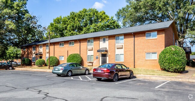 Pressley South End Apartments For Rent in Charlotte, NC
