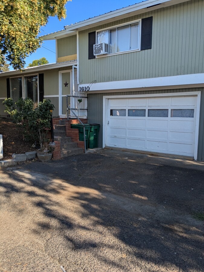 Photo - 1610 Lakeview Ave Apartment Unit 1610