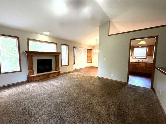 Photo - 340 Pitchers Ct