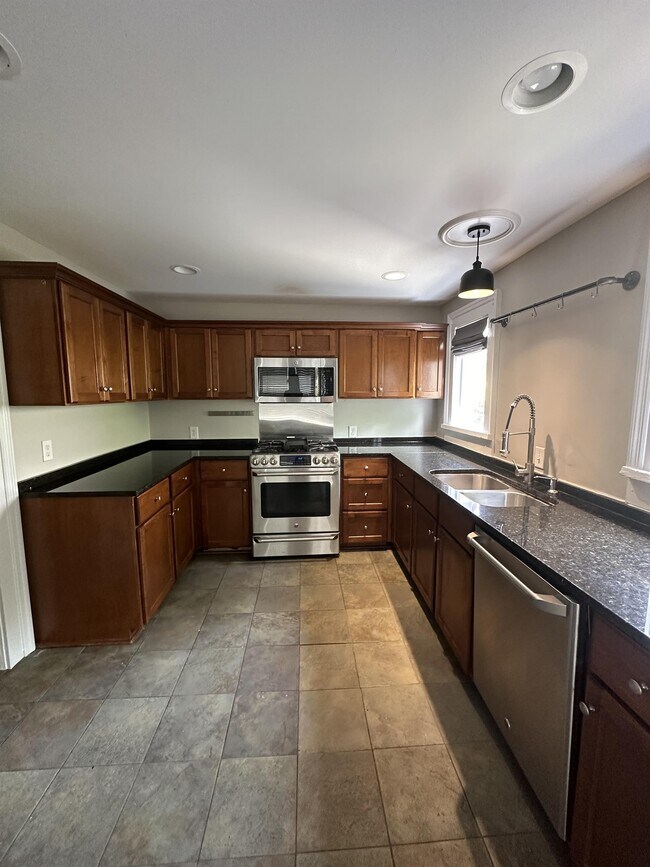 Photo - 414 Price St