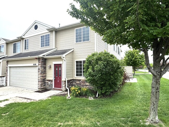 Building Photo - 8580 Rock Dr