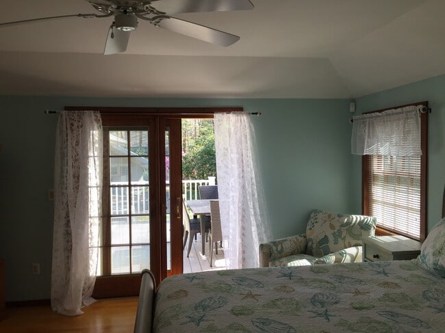 Building Photo - 53 Beach Ave Rental