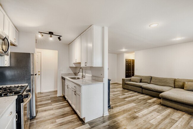 Photo - 5400 N Sheridan Rd