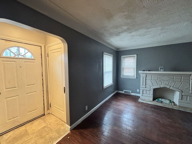 Photo - 15596 Eastwood St