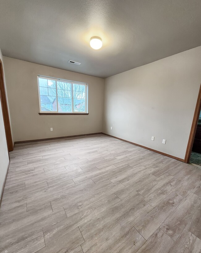 Photo - 199 Goldmyer Dr