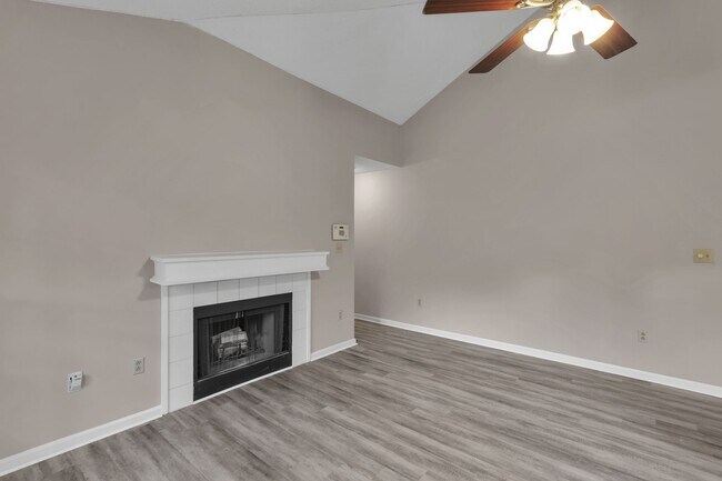 Photo - 5009 Sharon Rd