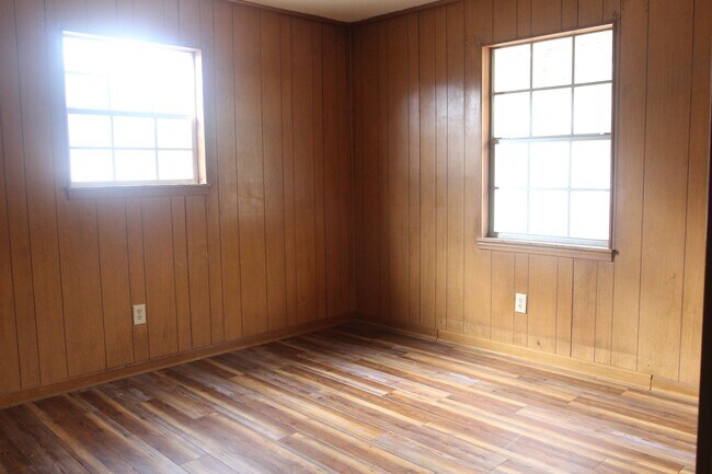 Photo - 2004 Coves Ct