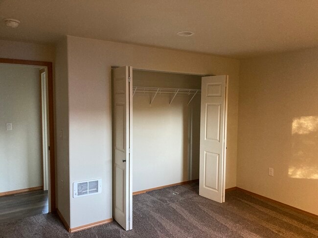 Photo - 765-712 12th St