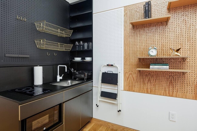 Photo - 120 Wall St Unit ID1019831P