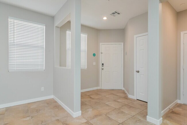 Photo - 993 Pebble Lake St