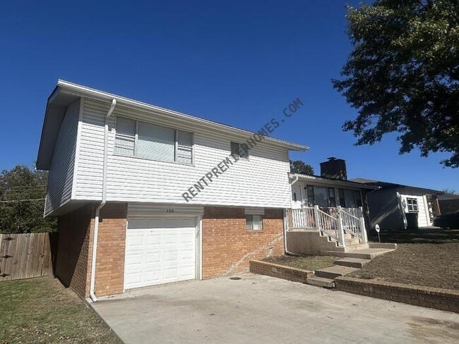 Photo - 101 W 31st St