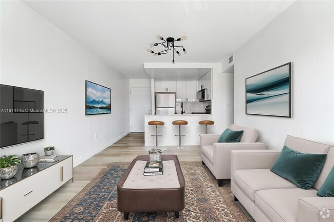 Building Photo - 620 SW 10th St Unit 304 Rental