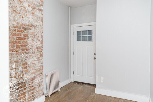 Photo - 1328 Hancock St