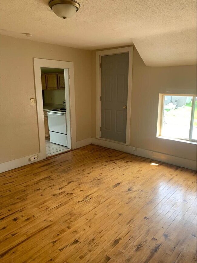 Photo - 3 Bedroom Student Rental Near UWEC