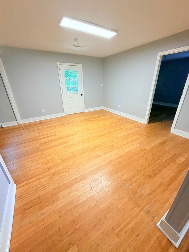 Photo - 5 Bedroom, 2.5 Bathroom house, Super convenient location! Arden