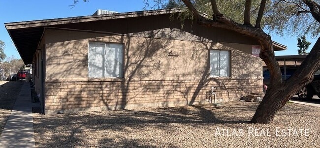 Photo - 8315 N 61st Ave Unidad 04