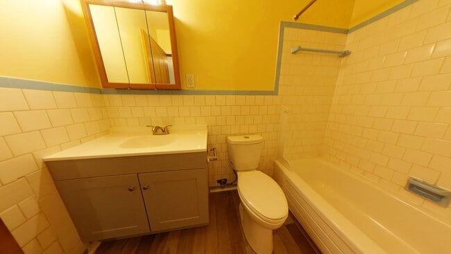 Photo - 2 Bed 1 bath Apartment Rental in Parkview area Newport News Unit Apt 11
