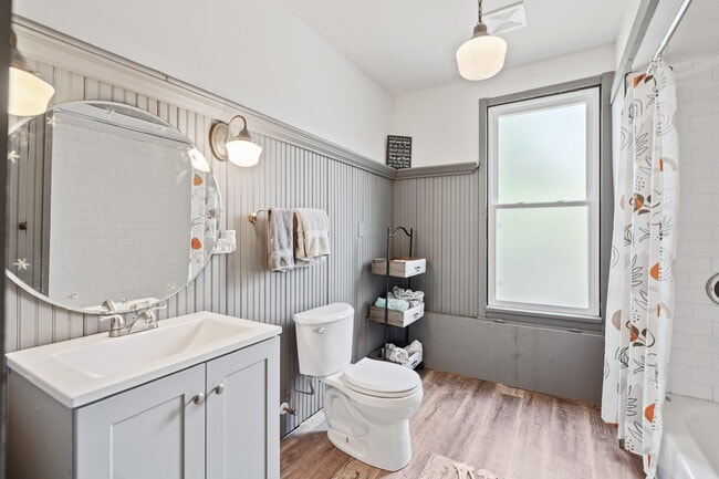 Photo - 133 Meade Ave Unit 1