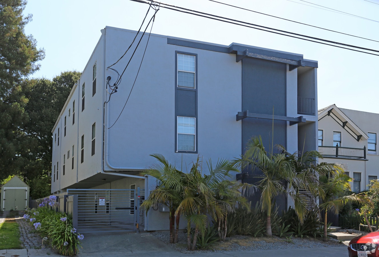 Photo - 2537 Fulton St