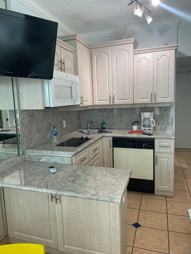 Photo - 6345 Collins Ave Unit #809