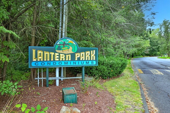 Photo - 55 Lantern Park Dr Unit APT 7