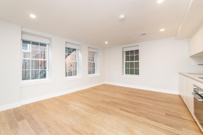 Photo - 14 Fleet St Unit #7