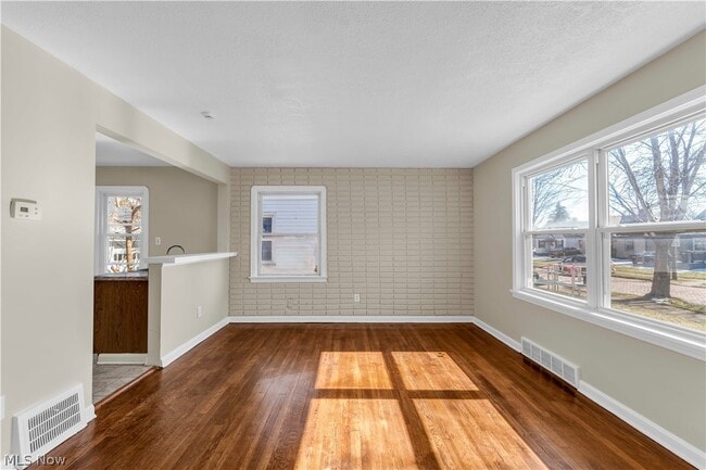 Photo - 12004 Mortimer Ave