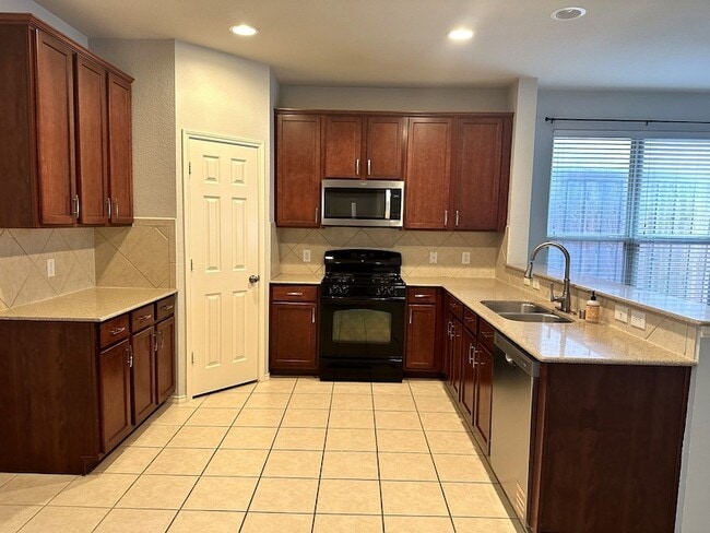 Photo - 5733 Pebble Ridge Dr