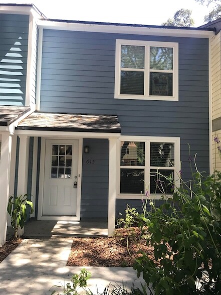 Photo - 615 Bowers Ct