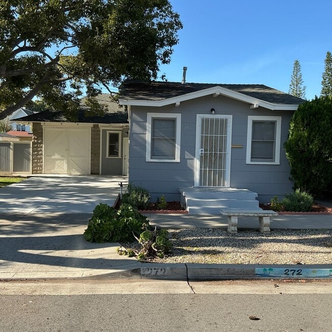 Building Photo - 272 S Grand St