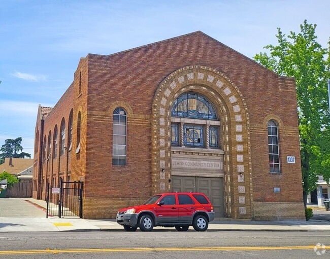 Building Photo - Madison Arches Apartments