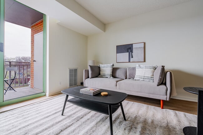 Building Photo - 4650 Washington Blvd Unit FL8-ID5747A