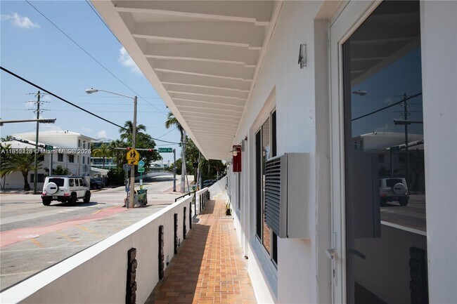 Photo - 345 85th St Unidad 2