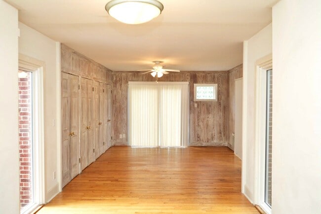 Photo - 2205 Stadium Rd