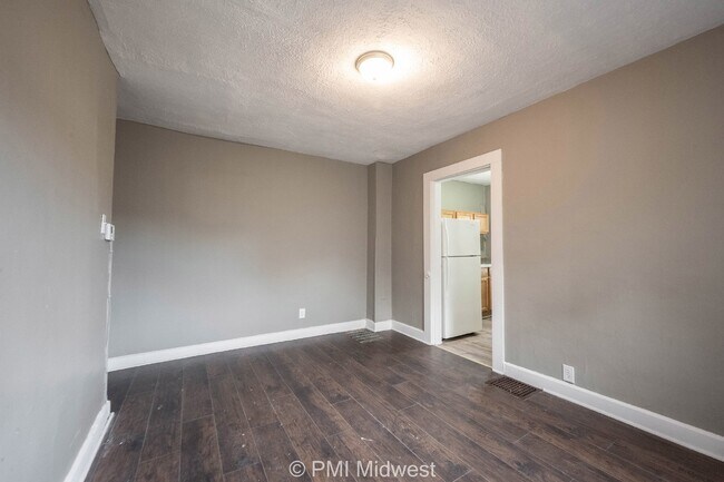 Photo - Charming 1 Bed Duplex with Full Bath in In...
