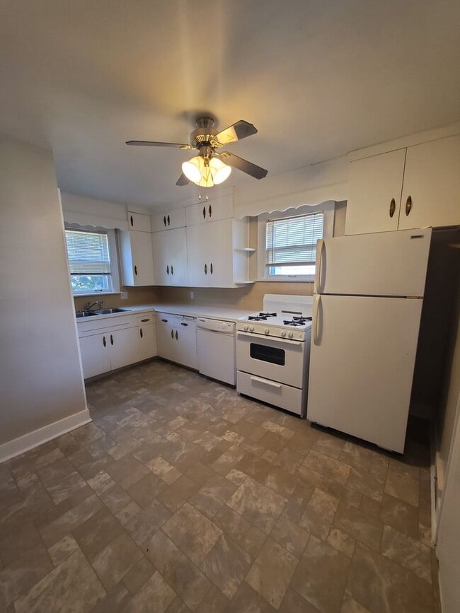 Photo - 3 Bedroom 1 Bath House in Rock Island