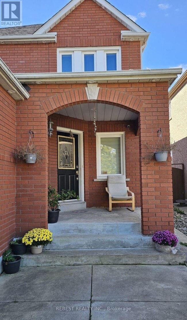 Photo - 8 Treepark St