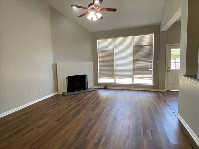 Photo - 1544 Commerce Dr