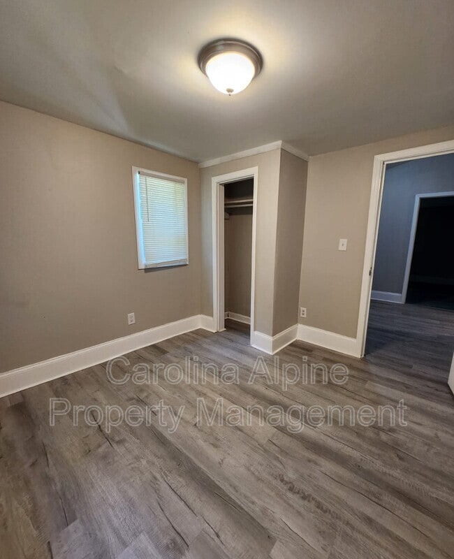 Photo - 509 E Holly St