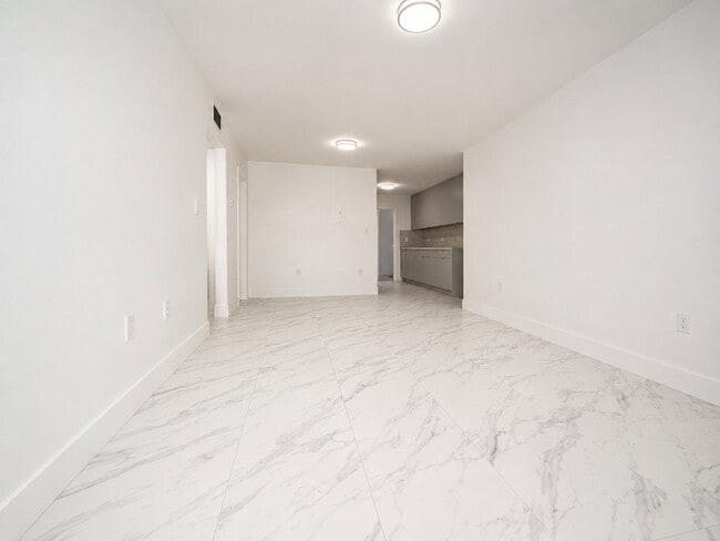 Photo - 1270 W 42nd St Unit A103