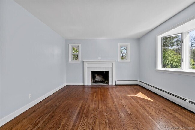 Photo - 119 Sunnyside Ct