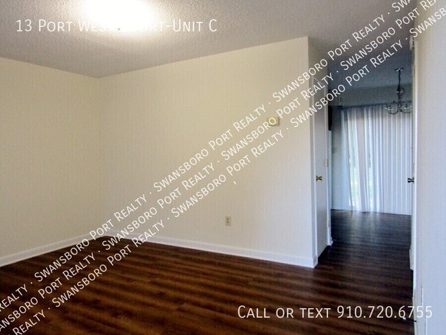 Photo - 13 Port W Ct