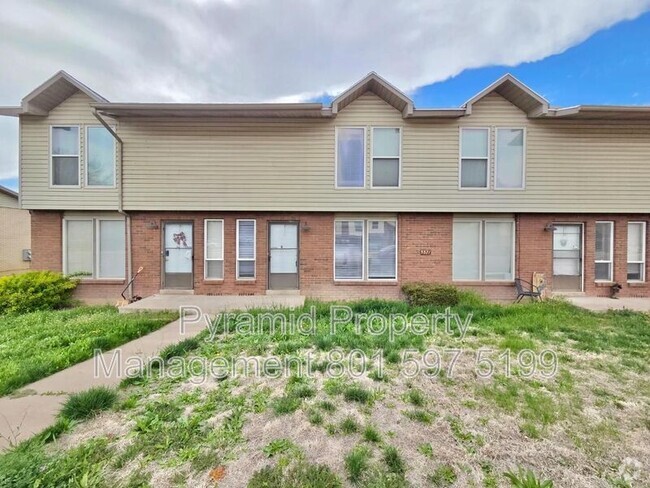 Building Photo - 5571 S 2800 W Rental